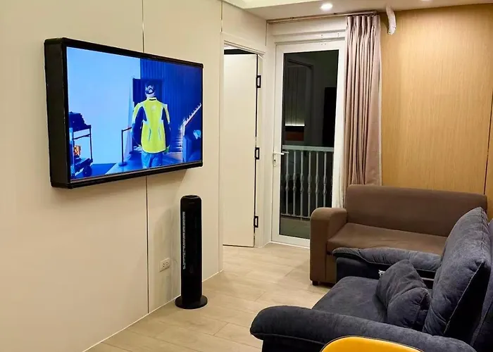 Apartment Venice Luxe Cozy 1 Bedroom, Pool, Netflix, Kitchen, Canal Mall Access For Max Of 3 Guests Only *