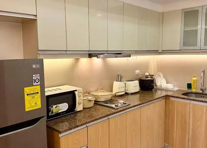Venice Luxe Cozy 1 Bedroom, Pool, Netflix, Kitchen, Canal Mall Access For Max Of 3 Guests Only Manila