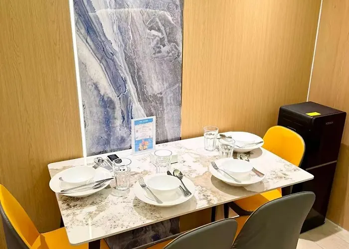 Venice Luxe Cozy 1 Bedroom, Pool, Netflix, Kitchen, Canal Mall Access For Max Of 3 Guests Only * Manila