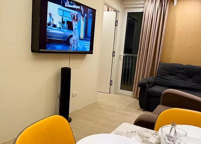 Apartment Venice Luxe Cozy 1 Bedroom, Pool, Netflix, Kitchen, Canal Mall Access For Max Of 3 Guests Only Manila