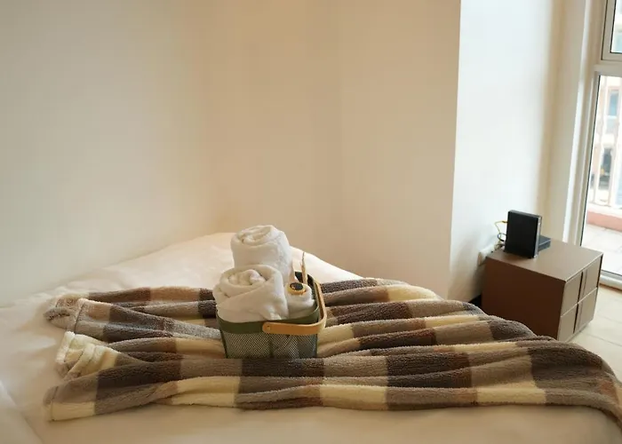 Venice Luxe Cozy 1 Bedroom, Pool, Netflix, Kitchen, Canal Mall Access For Max Of 3 Guests Only