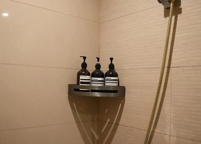 Venice Luxe Cozy 1 Bedroom, Pool, Netflix, Kitchen, Canal Mall Access For Max Of 3 Guests Only * Manila