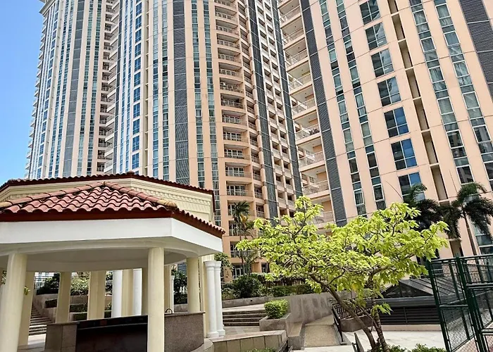 Venice Luxe Cozy 1 Bedroom, Pool, Netflix, Kitchen, Canal Mall Access For Max Of 3 Guests Only