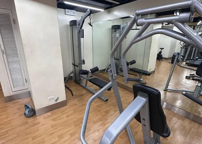 Venice Luxe Cozy 1 Bedroom, Pool, Netflix, Kitchen, Canal Mall Access For Max Of 3 Guests Only Manila