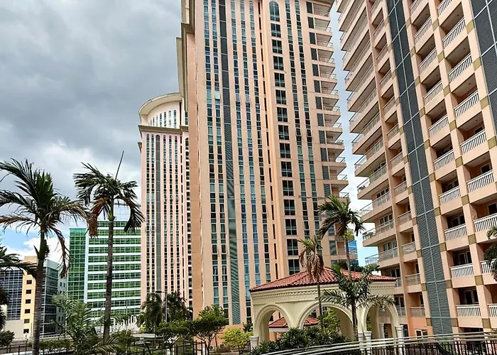 Apartment Venice Luxe Cozy 1 Bedroom, Pool, Netflix, Kitchen, Canal Mall Access For Max Of 3 Guests Only *