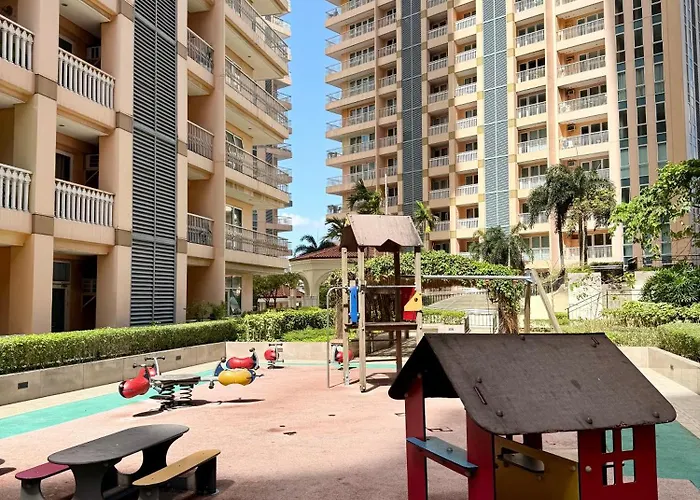 Venice Luxe Cozy 1 Bedroom, Pool, Netflix, Kitchen, Canal Mall Access For Max Of 3 Guests Only Manila